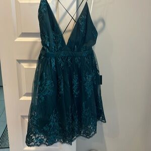 Lulu’s party lace dark green dress. Nwt